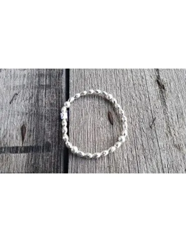 Giuno Trendiges Damen Armband elastisch silber matt geriffelte Perlen Onesize Kunststoff SWA 0332