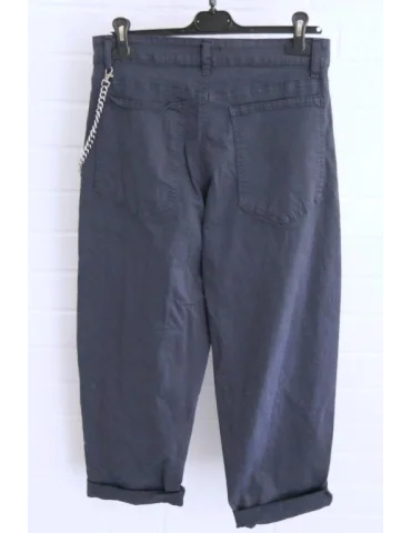 Rückansicht Damen Stoff Hose dunkelblau mit abnehmbarer Kette
