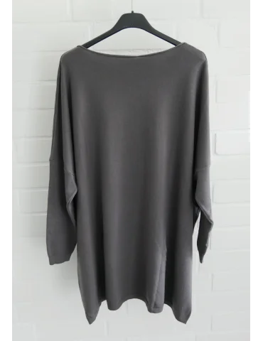 Rückansicht Grauer Damen Pullover mit Rundhalsausschnitt und Vokuhila Style