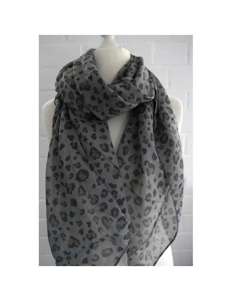 Nahaufnahme Seiden Baumwoll Schal mit Leo Print in grau schwarz camel Nahaufnahme Seiden Baumwoll Schal mit Leo Print in grau schwarz camel