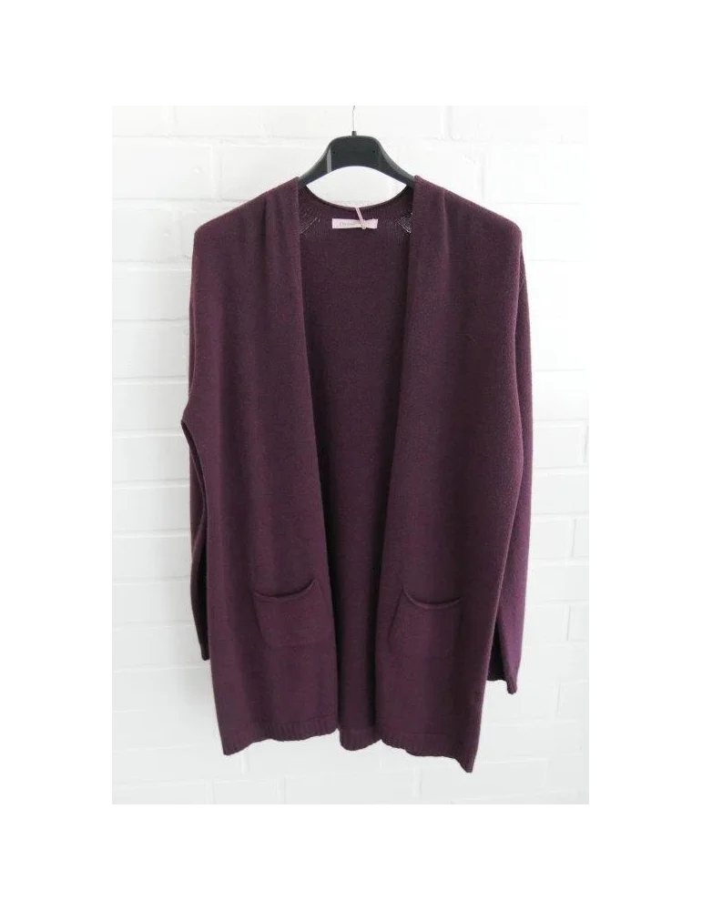 Strickjacke in Aubergine mit Taschen und offenem Schnitt Strickjacke in Aubergine mit Taschen und offenem Schnitt