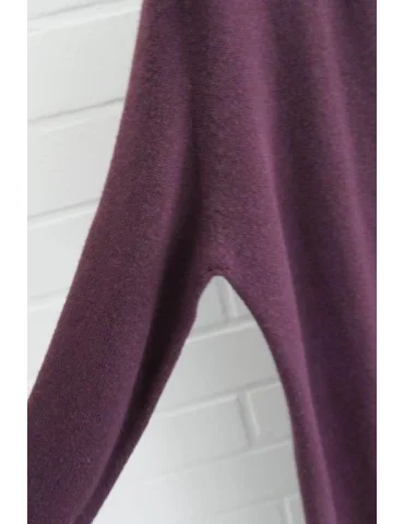 Ärmelansicht Strickjacke in Aubergine mit Taschen und offenem Schnitt