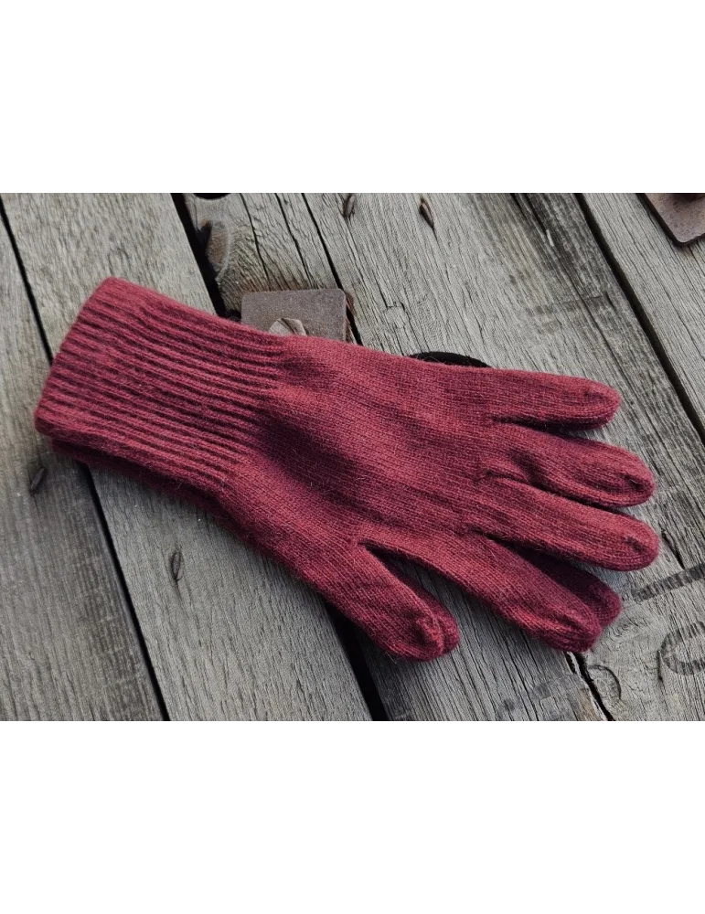 Damen Handschuhe weinrot auf Holzuntergrund