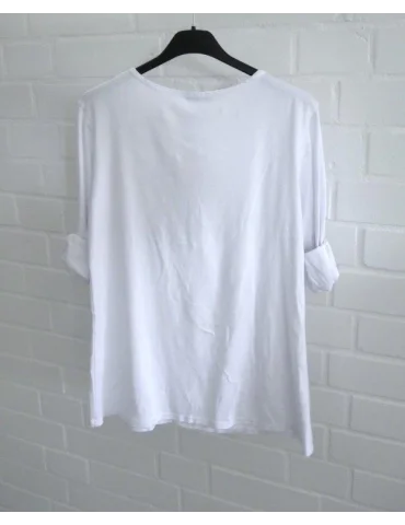 Rückansicht Weißes Damen-Shirt mit Henley-Ausschnitt und Turn-up Ärmeln auf einem Bügel