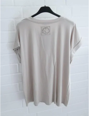 Rückansicht Beiges Damen T-Shirt mit Rundhalsausschnitt auf schwarzem Kleiderbügel