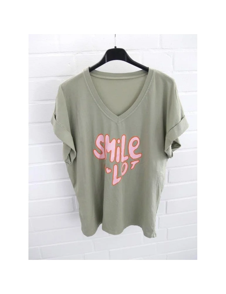 Olivgrünes Damen T-Shirt mit pinkem „SMILE A LOT“ Print, V-Ausschnitt und Krempelärmeln