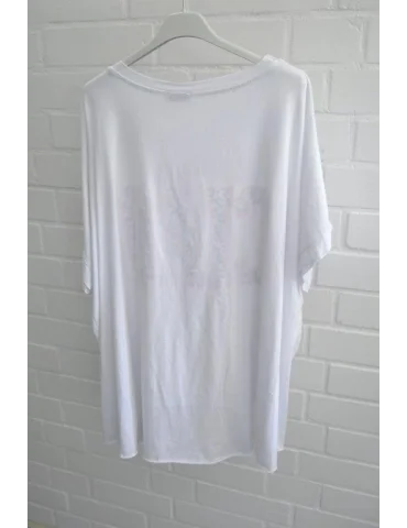 Rückansicht Weißes Oversize Damen-Shirt mit großem „CIAO“ Schriftzug in Leo-Optik und Neon-Pink