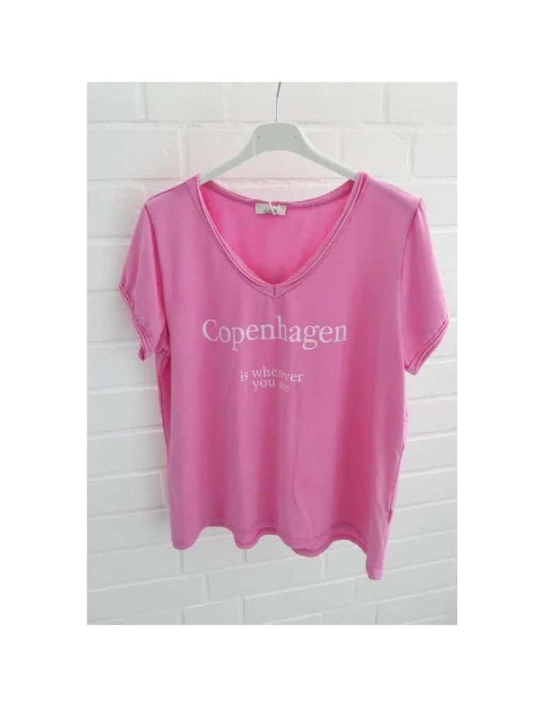 Pinkes Damen T-Shirt mit weißem „Copenhagen“ Schriftzug und V-Ausschnitt