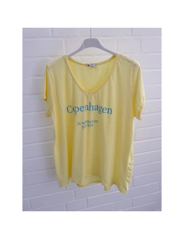 Gelbes Damen T-Shirt mit weißem „Copenhagen“ Schriftzug und V-Ausschnitt