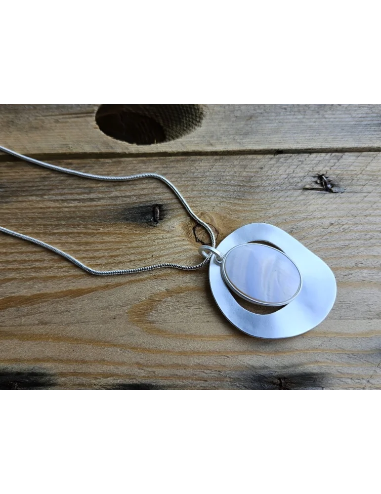 Lange Modeschmuck Halskette mit zwei Anhängern und Verlängerungsmöglichkeit