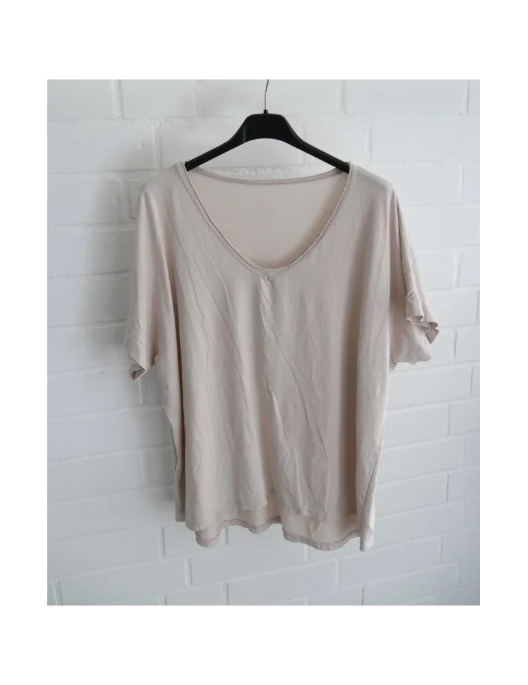 Beiges kurzarm Shirt mit V-Ausschnitt und offenen Stoffkanten