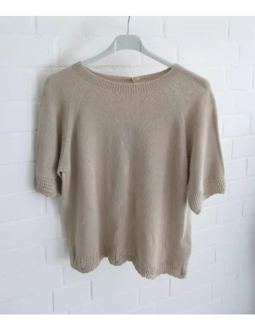 Leichter Beiger kurzarm Strick Pullover mit Lochmuster an Bund und Ärmeln