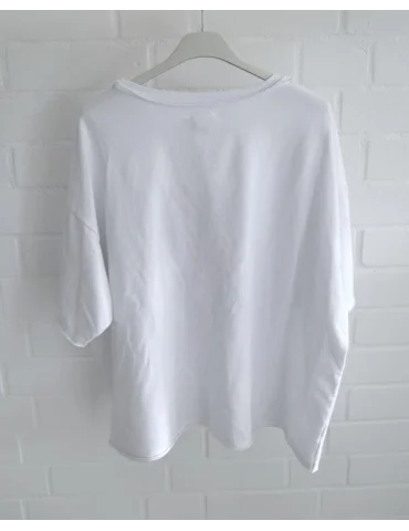 Rückansicht Kurzarm Sweatie in weiß mit Schriftzug "Love + Peace" und Rundhalsausschnitt