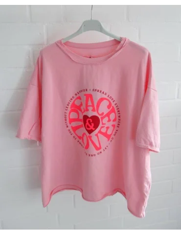 Lachsfarbenes kurzarm Sweatie mit Brustaufdruck "Love + Peace" und Rundhalsausschnitt