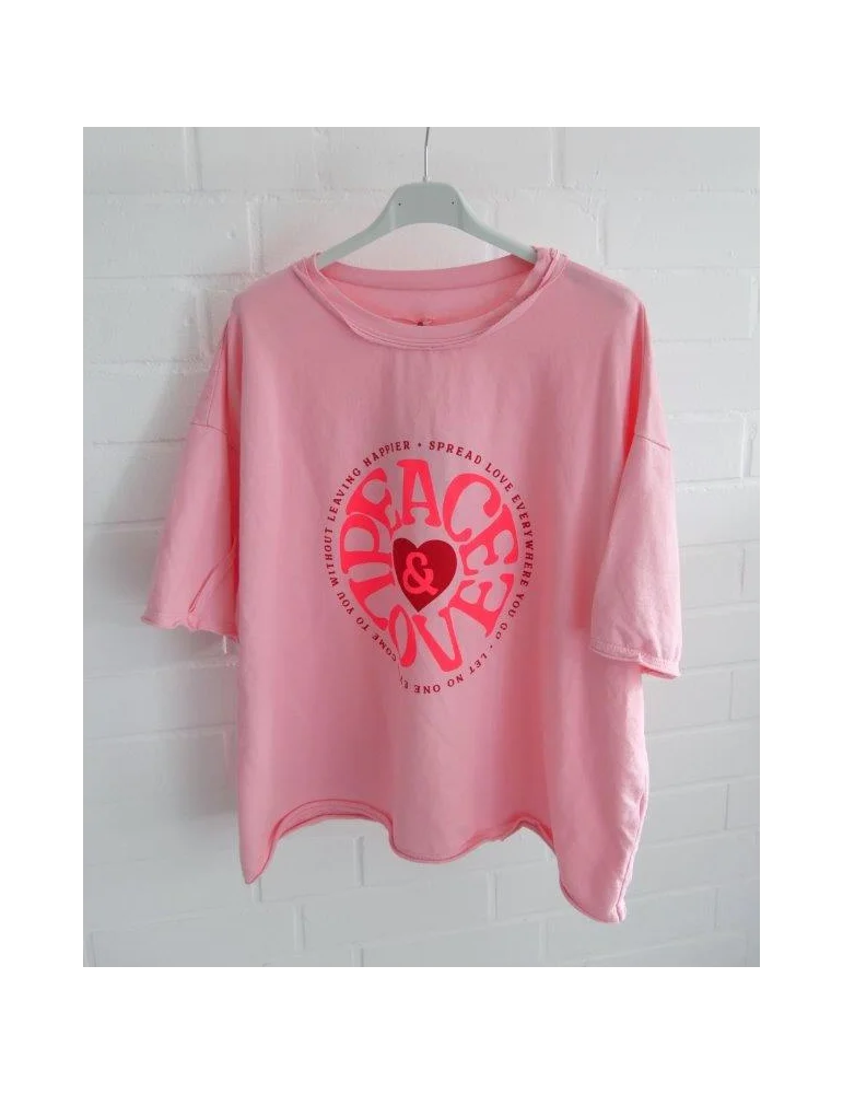 Lachsfarbenes kurzarm Sweatie mit Brustaufdruck "Love + Peace" und Rundhalsausschnitt