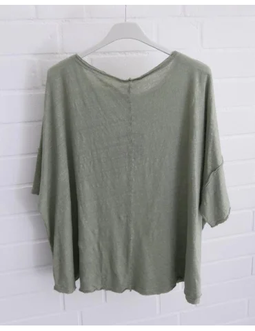 Rückansicht Olivgrünes Kurzarm Shirt in kastiger Form aus Leinen