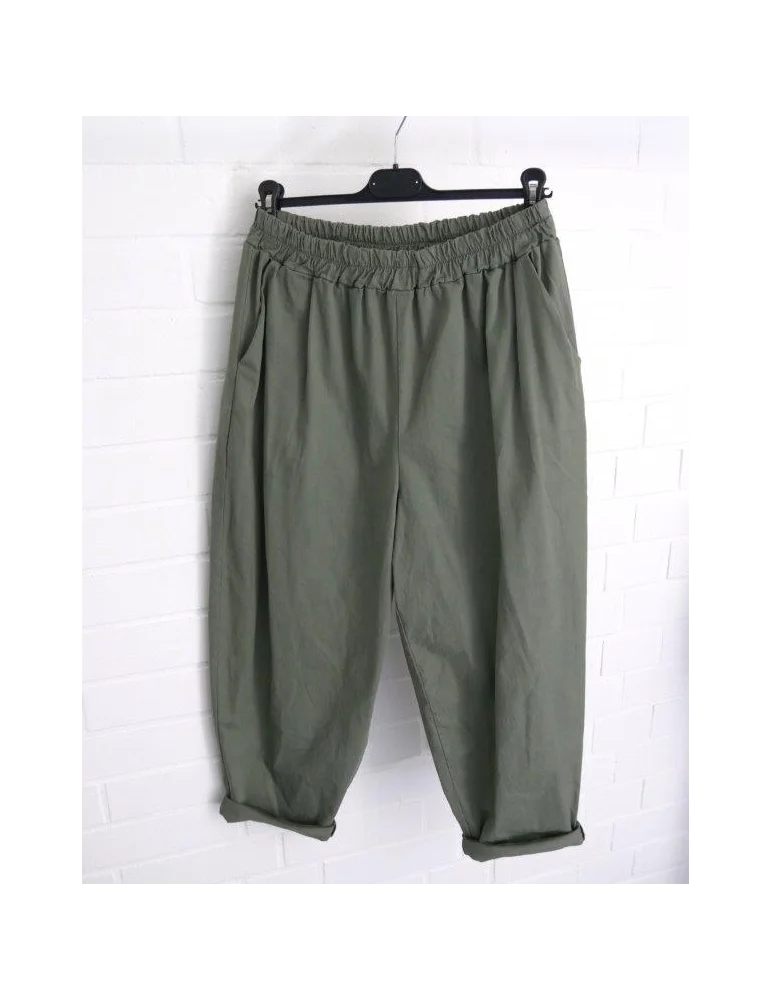 Olivgrüne Stoffhose mit Gummizug in 7/8 Länge und mit Eingrifftaschen vorne