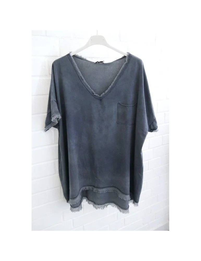 Oversized T-Shirt in Vintage-blau mit V-Ausschnitt, Brusttasche und Fransen-Details am Saum