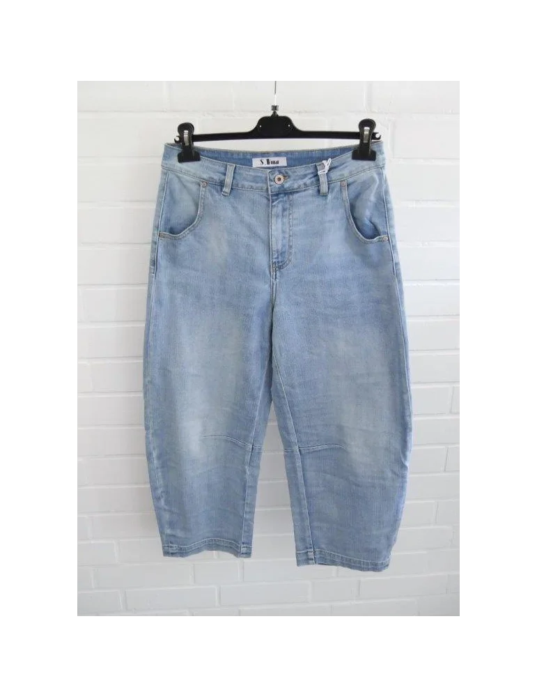 Hellblaue Damen Jeans im Barrel-Leg-Schnitt mit hoher Taille und verkürztem Bein