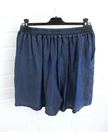 Rückansicht Kurze Lyocell Hose in der Farbe Jeans dunkel mit seitlichen Eingrifftaschen und Kordel im Gummibund