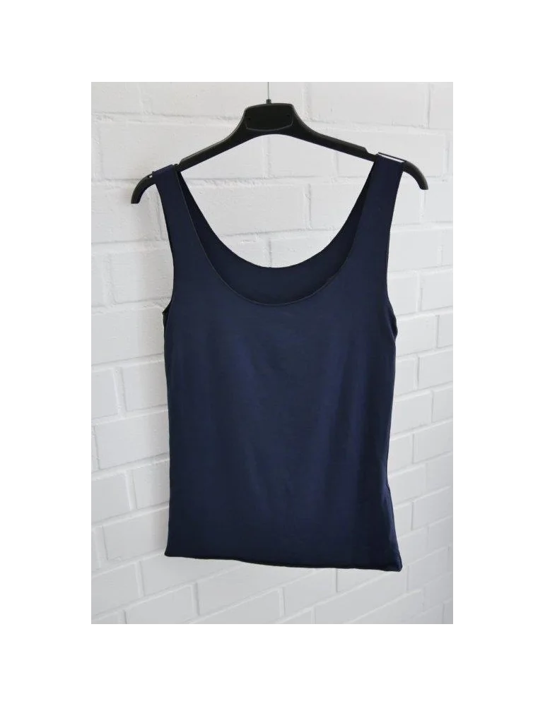 Nahtloses Damen Tanktop in Marine mit Rundhalsausschnitt auf einem Kleiderbügel