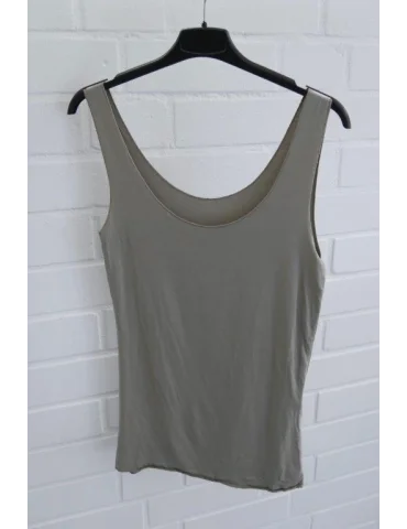 Nahtloses Damen Tanktop in Schlamm mit Rundhalsausschnitt auf einem Kleiderbügel