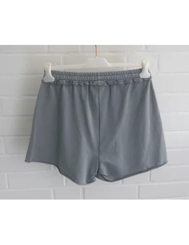 Rückansicht Graue Damen Sweat-Shorts mit elastischem Bund und Kordelzug auf weißem Bügel