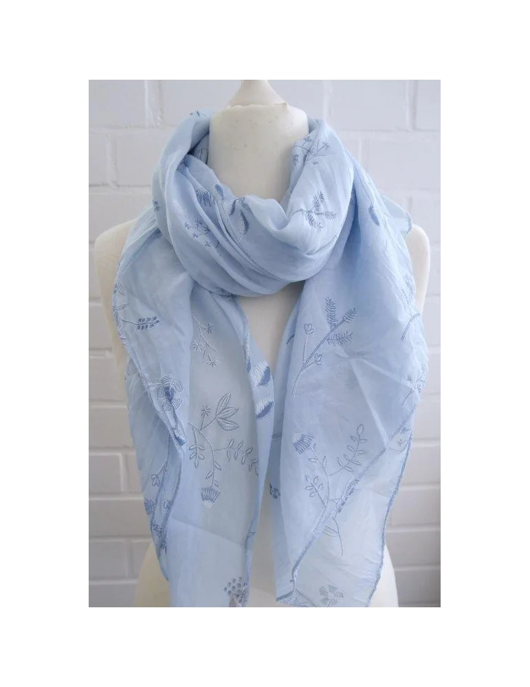Hellblauer Seiden Baumwoll Schal mit Blumen auf einem Torso