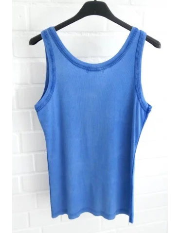Royalblaues Damen Ripp-Tanktop mit Vintage-Waschung auf schwarzem Kleiderbügel von hinten