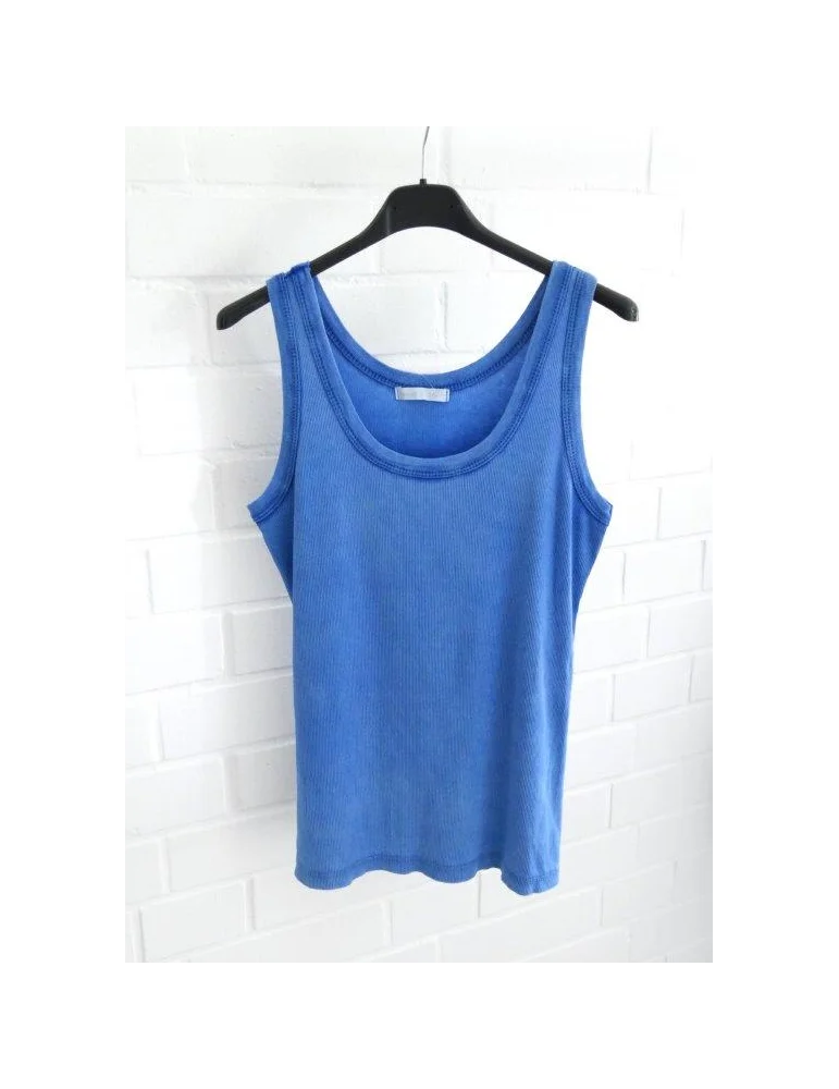 Royalblaues Damen Ripp-Tanktop mit Vintage-Waschung auf schwarzem Kleiderbügel