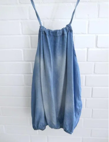 Leichtes Denim Neckholder Top in Jeansblau mit hellem Ombré-Farbverlauf und elastischem Saum