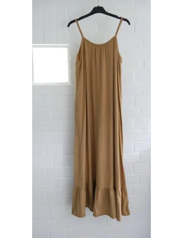 Rückansicht Langes, camelbraunes Sommerkleid mit schmalen Spaghettiträgern und Volantsaum