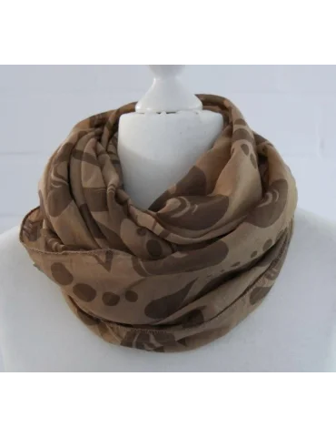 Nahaufnahme Seiden Baumwoll Schal in camel mit braunen Ornamenten