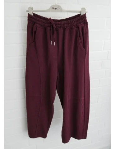 Weinrote Damen-Sweatpants im weit geschnittenen Barrel-Leg-Style mit Kordelzug auf Bügel