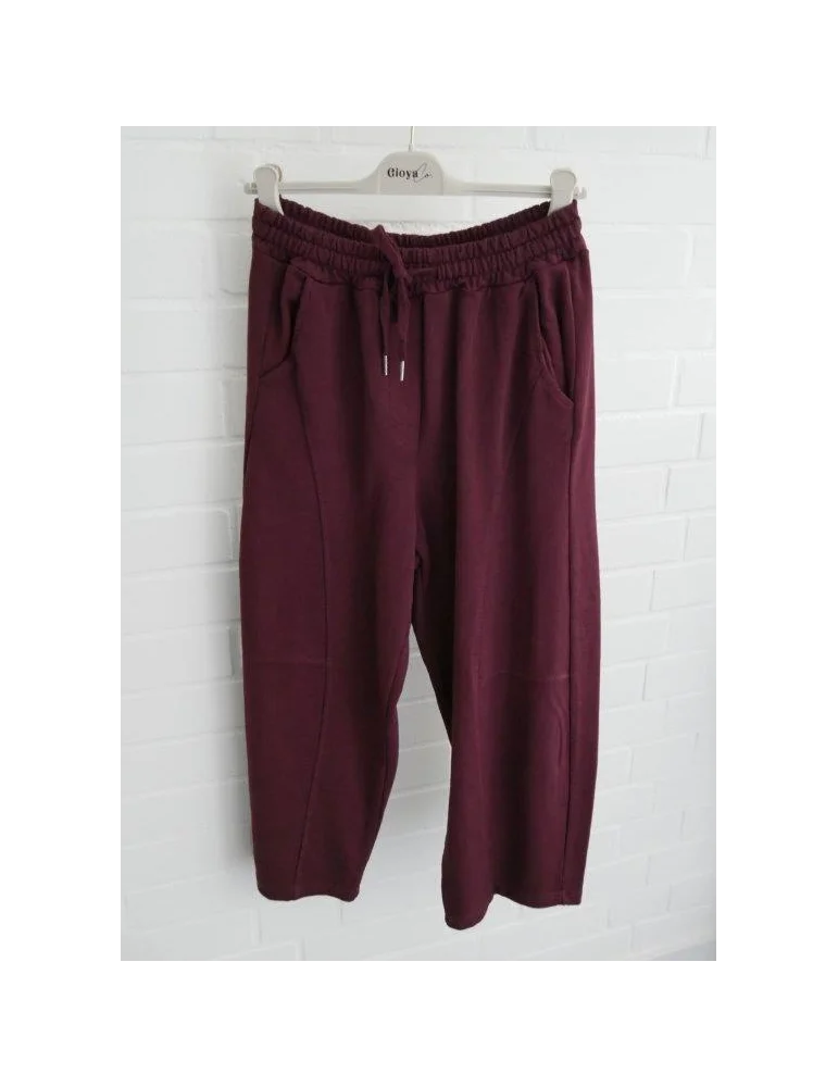 Weinrote Damen-Sweatpants im weit geschnittenen Barrel-Leg-Style mit Kordelzug auf Bügel