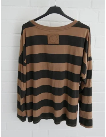 Gestreiftes Shirt für Damen in Braun und Camel mit gekrempelten Ärmeln auf Bügel von hinten
