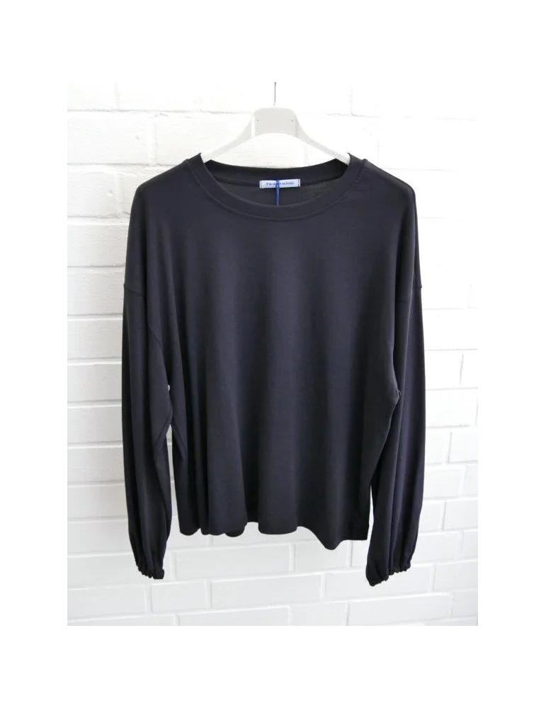 Dunkelblaues Oversize-Longsleeve für Damen mit Ballonärmeln und Bündchen auf Bügel