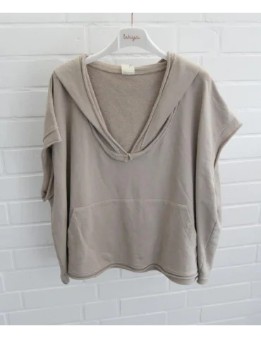 Beigefarbener Kurzarm-Hoodie für Damen mit tiefem V-Ausschnitt und Kängurutasche auf Bügel