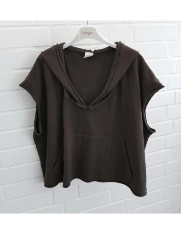 Brauner Kurzarm-Hoodie für Damen mit tiefem V-Ausschnitt und Kängurutasche auf Bügel