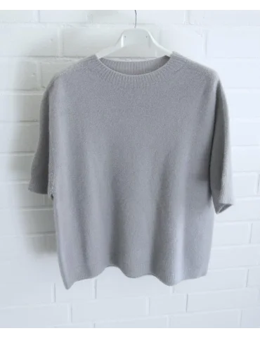 Hellgrauer Pullover mit kurzem Ärmel und Rundhalsausschnitt