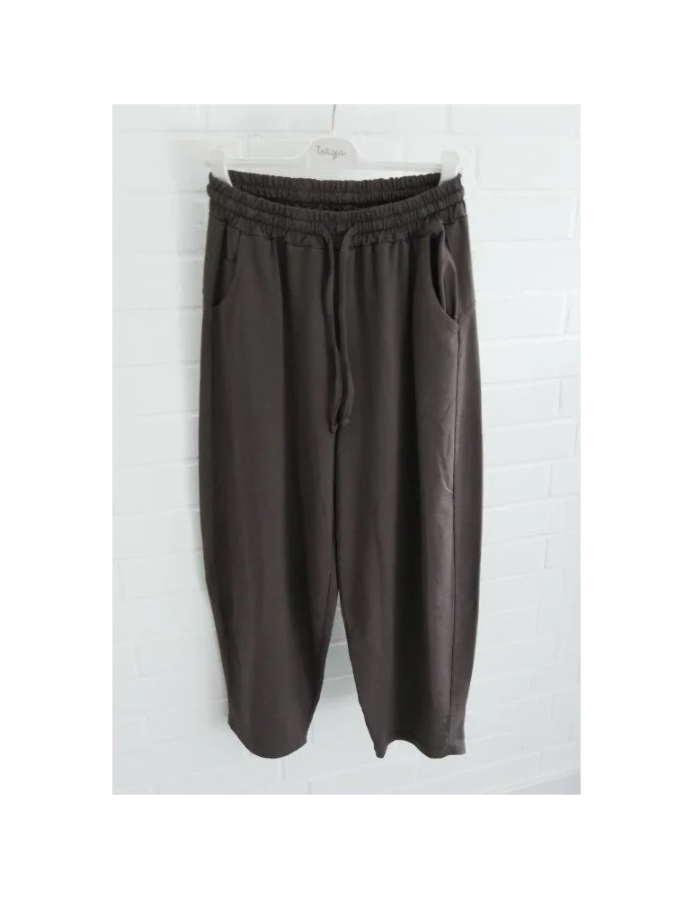 Braune Damen-Sweatpants im weiten Barrel-Leg-Schnitt mit Kordelzug auf Bügel