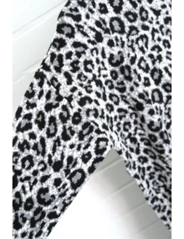 Nahaufnahme Ärmel einer Leoprint Tunika