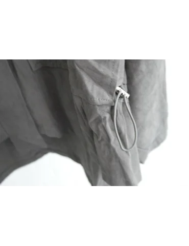 Nahaufnahme Versteller dunkelgraue Jacke