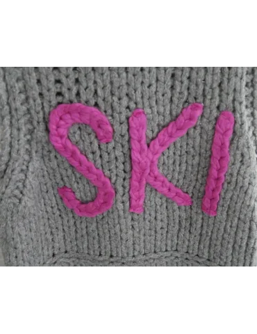 Nahaufnahme Schriftzug SKI