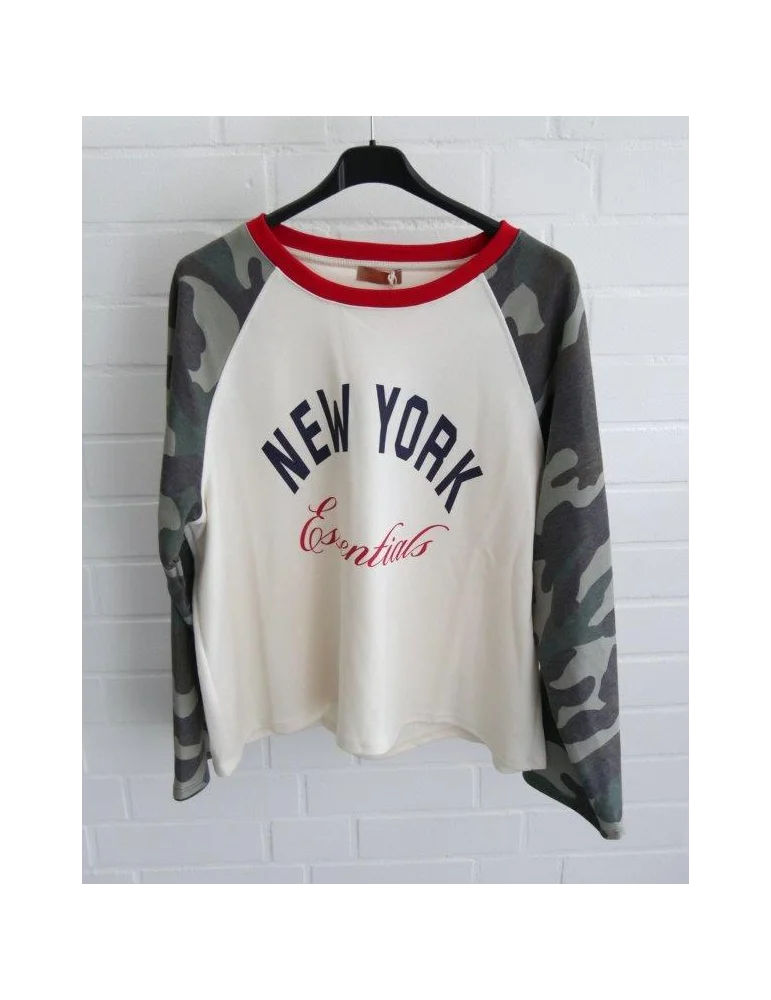 Off-white Raglan-Sweatshirt mit New York Aufdruck, rotem Halsausschnitt und Camouflage-Ärmeln
