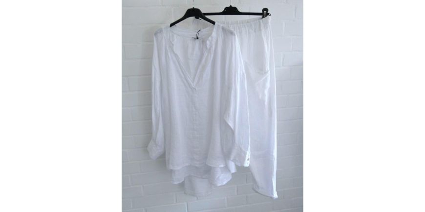 Ganz in weißem Leinen