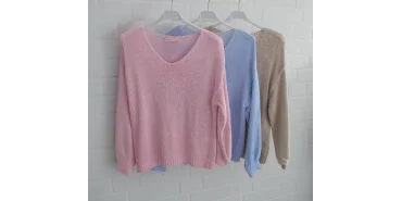 Leichte Strickpullover in Trendfarben