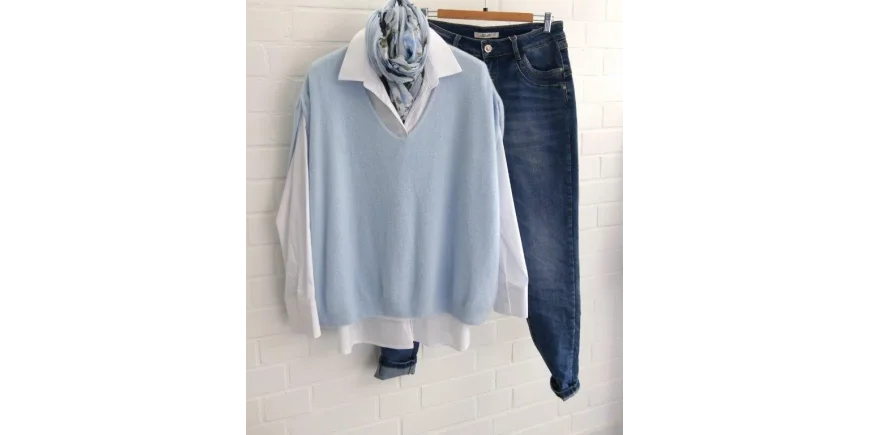 Trendlook mit Pullunder, Bluse & Jeans