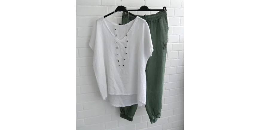 Sommer-Look: Weiße Leinenbluse & grüne Leinenhose