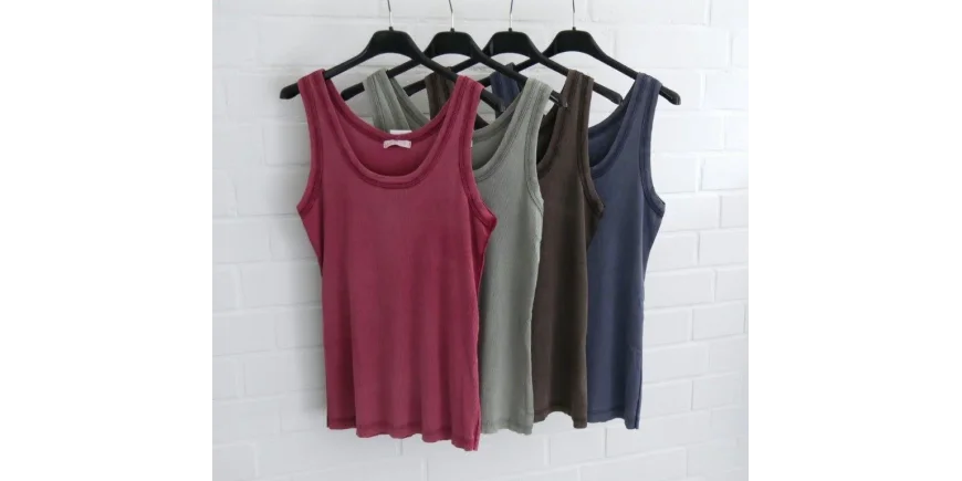 Gerippte Basic Tops: Unsere neuen Sommer-Farben